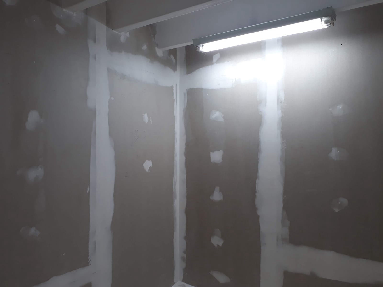 PAREDE DE GESSO ACARTONADO DRYWALL